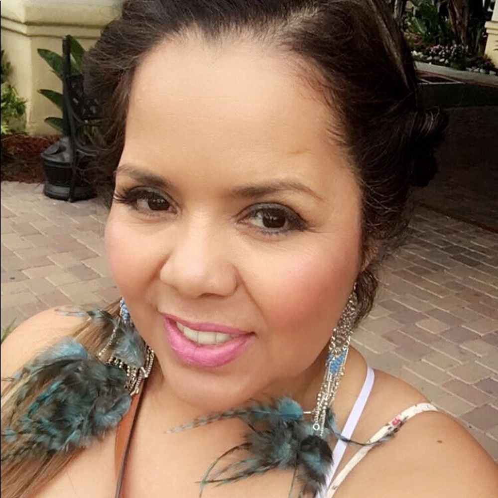 Meet your Posher, Ana